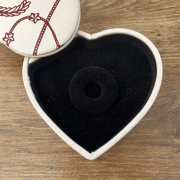 Pandora Heart Shape Leather 2 Tier Jewelry Box - Picture 8 of 10